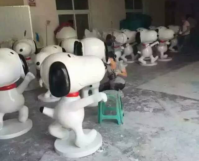 卡通(tōng)動漫雕塑：史努比