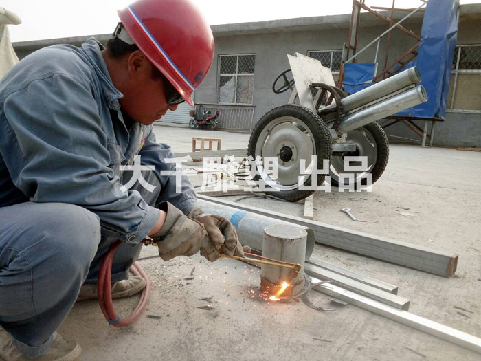 影(yǐng)視(shì)道(dào)具大(dà)炮制(zhì)作(zuò)中